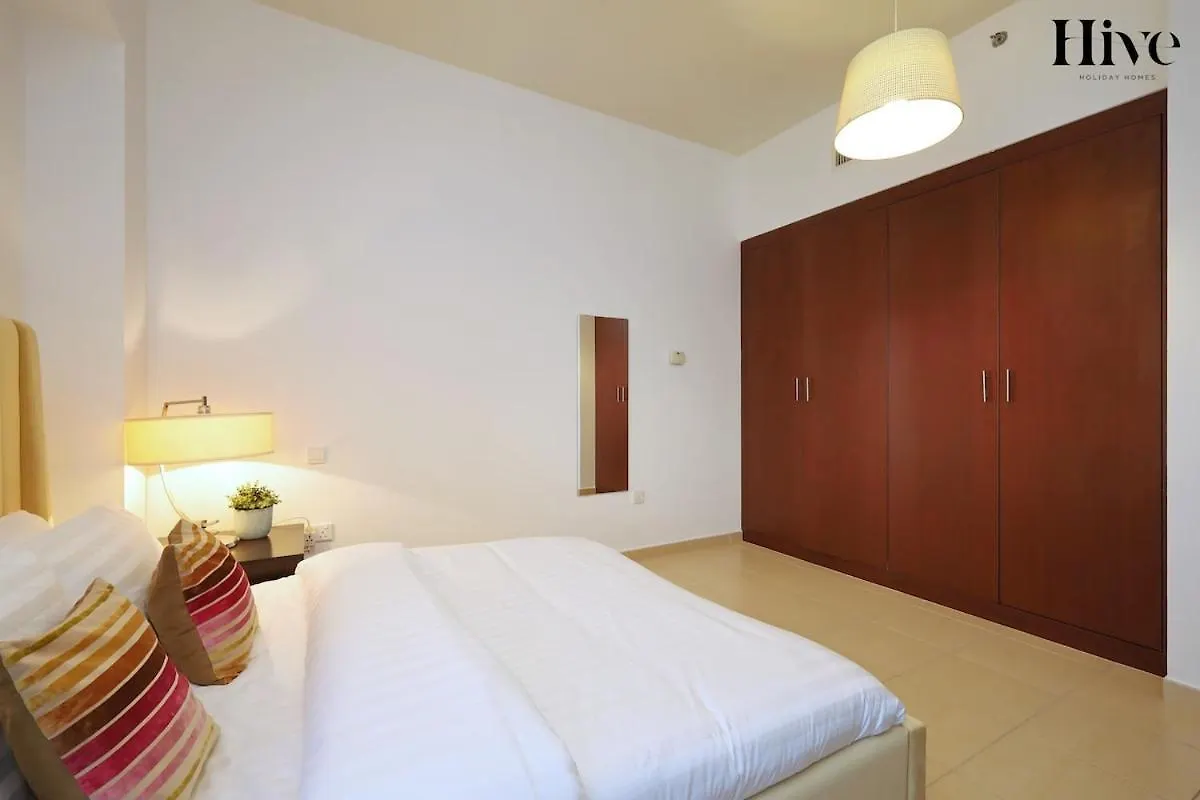 3 Bed In Jbr With Sea Views Apartment Dubai 0*,
